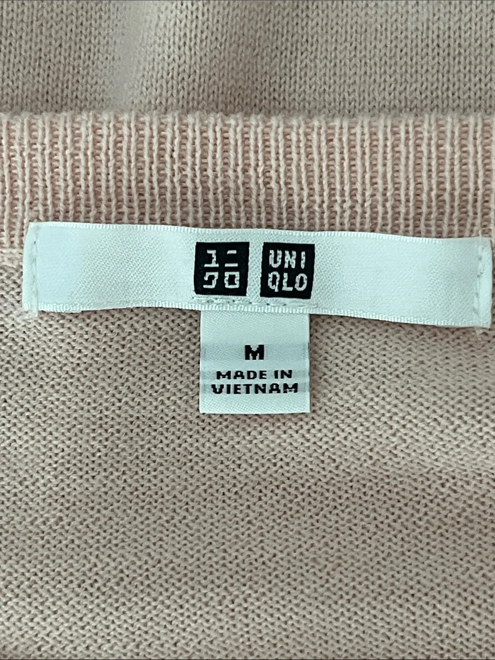 Uniqlo 100% Wool Crewneck Sweater - Picture 5 of 7
